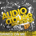 Justin Daniels & Jamie R vs Tom Berry - Shined On Me (Zac.F Bounce Remix)